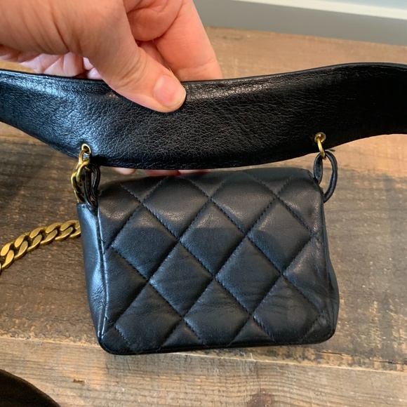 Vintage Chanel Iconic Chain Belt with Pouch - Picture 5 of 11